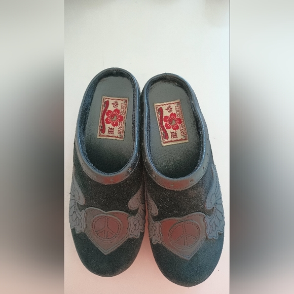 Lucky Brand "Peace" clogs - Picture 1 of 4